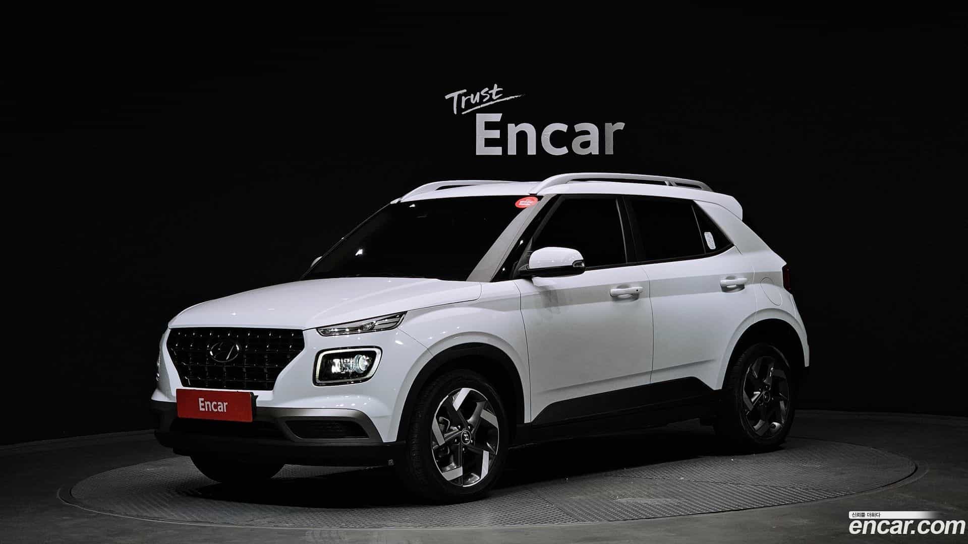 Venue Hyundai 2021.4-OUTER-001