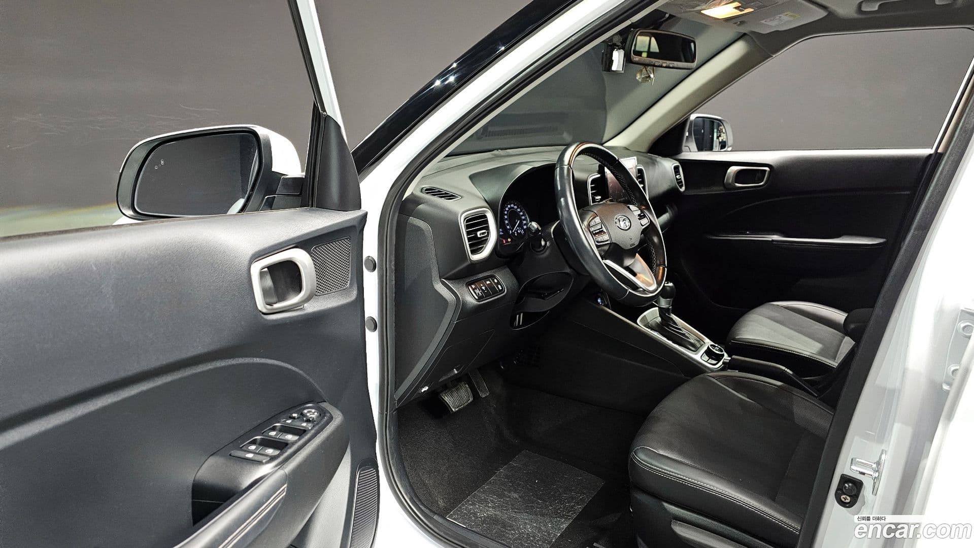 Main__Slider__Photo:Venue Hyundai 2021.4-10