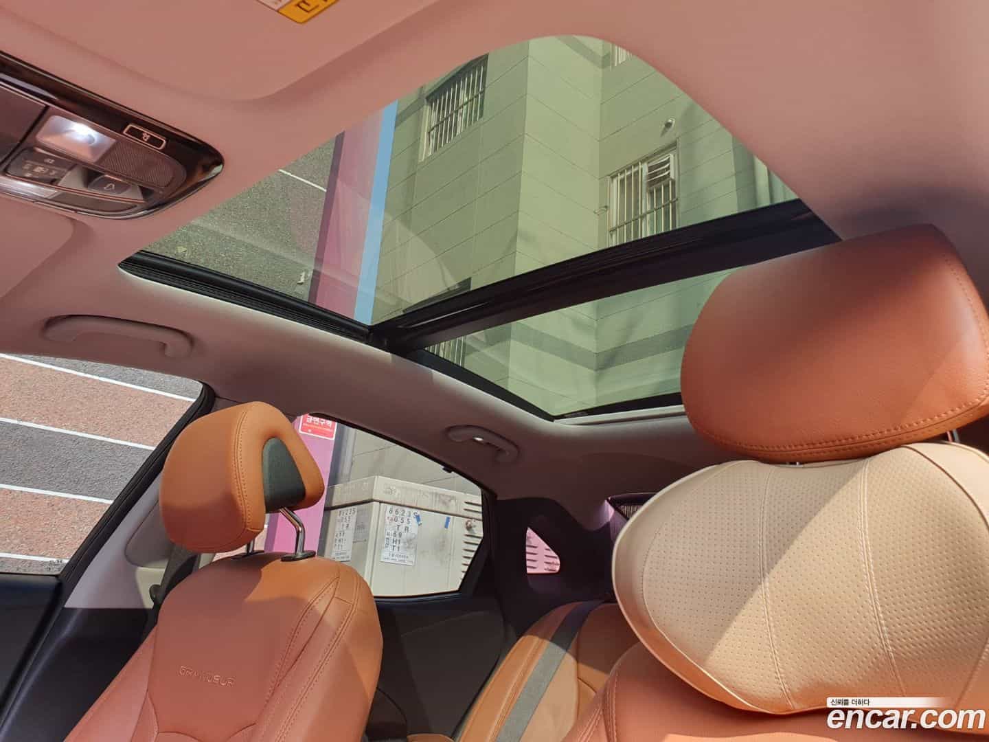 Grandeur Hyundai 2015.9-OUTER-006