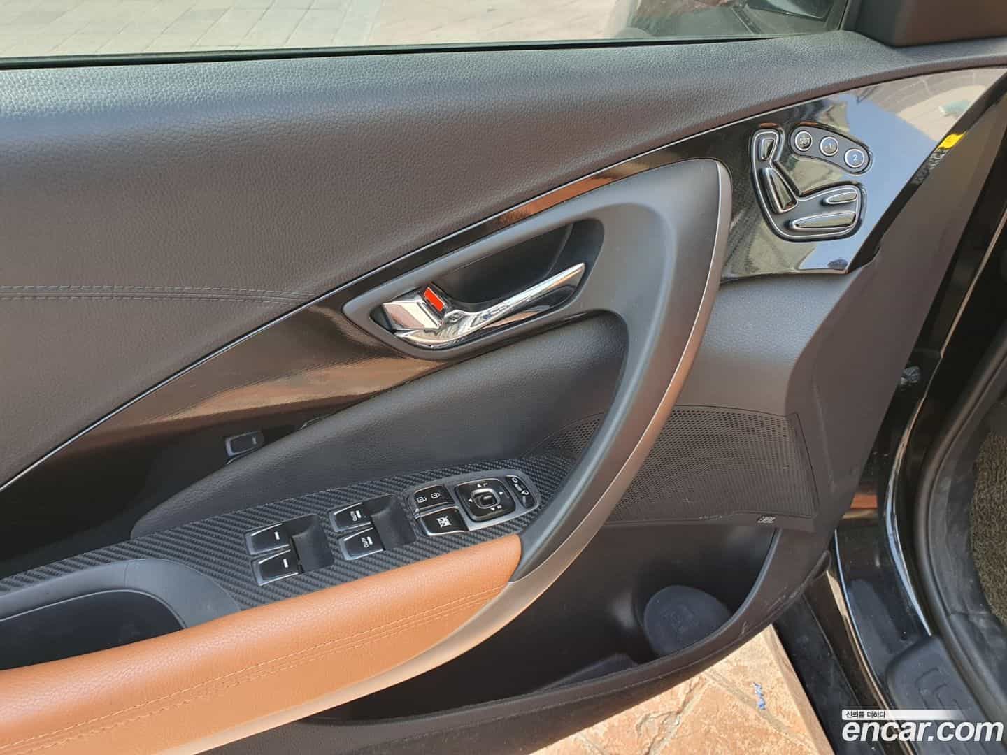 Grandeur Hyundai 2015.9-OPTION-018