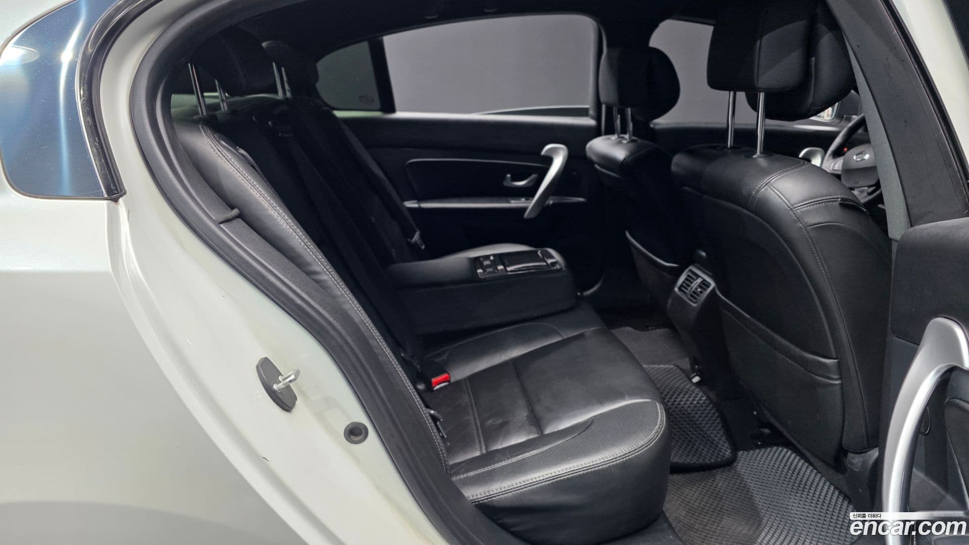 Main__Slider__Photo:SM5 Renault-KoreaSamsung 2014.3-11