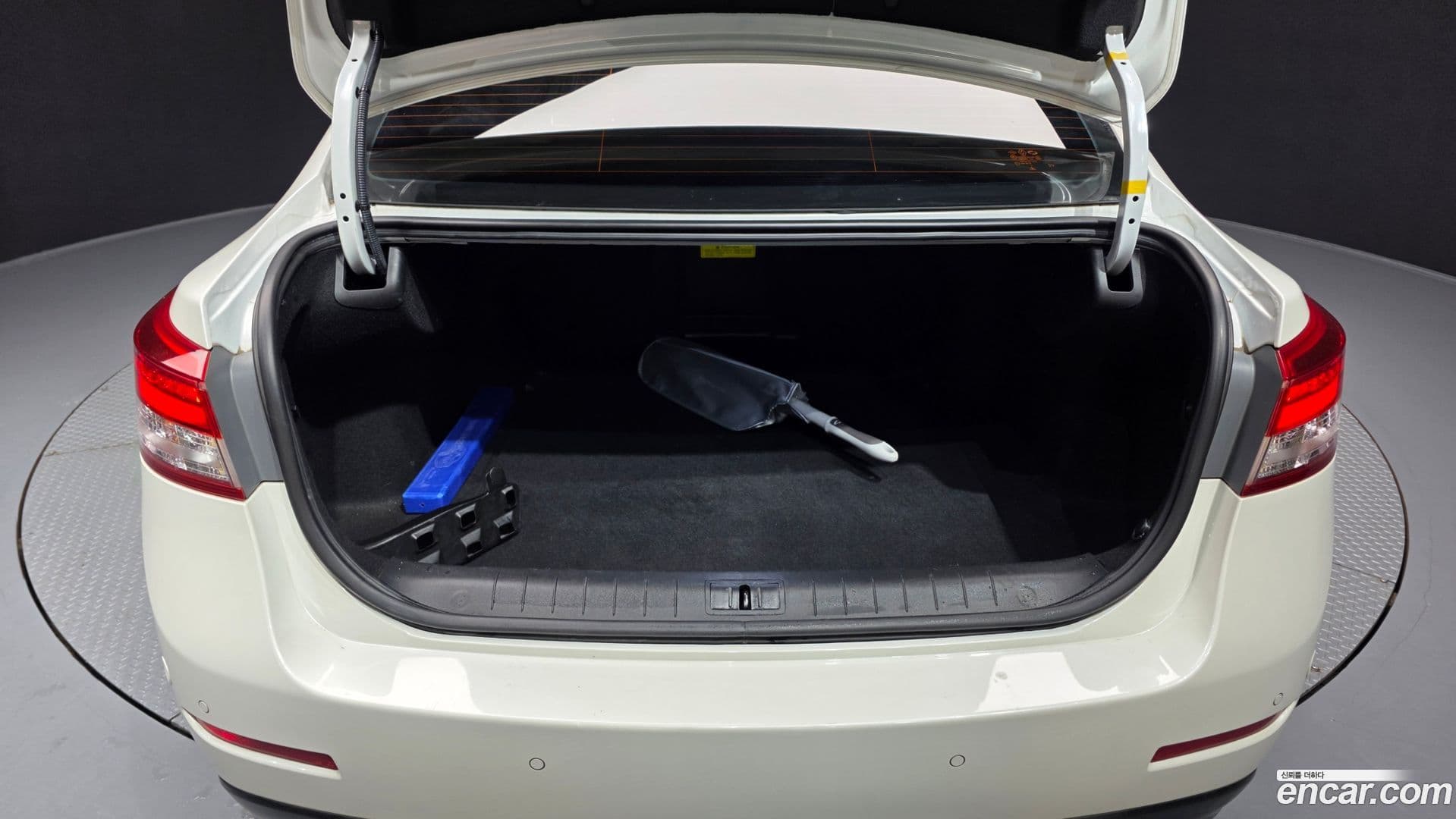 Main__Slider__Photo:SM5 Renault-KoreaSamsung 2014.3-19