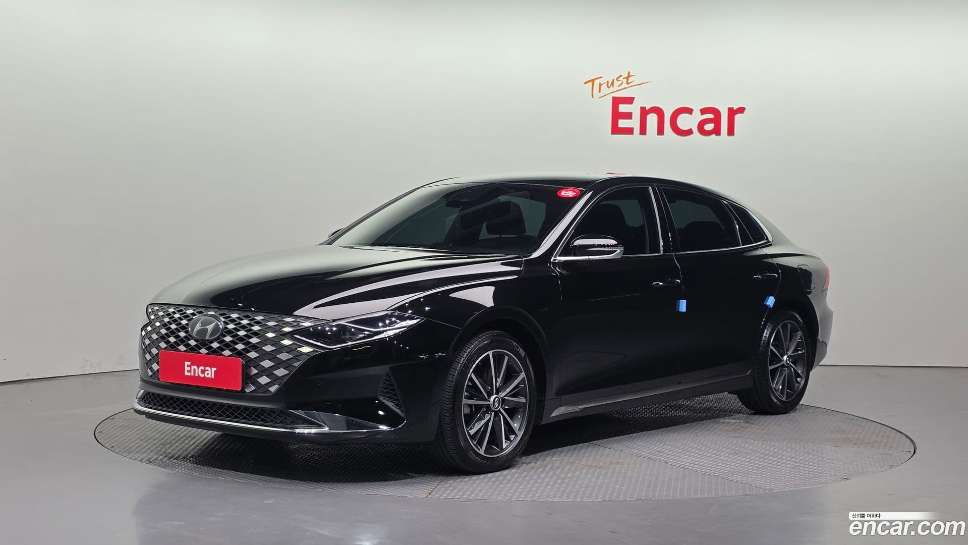 Main__Slider__Photo:Grandeur Hyundai 2022.4-0