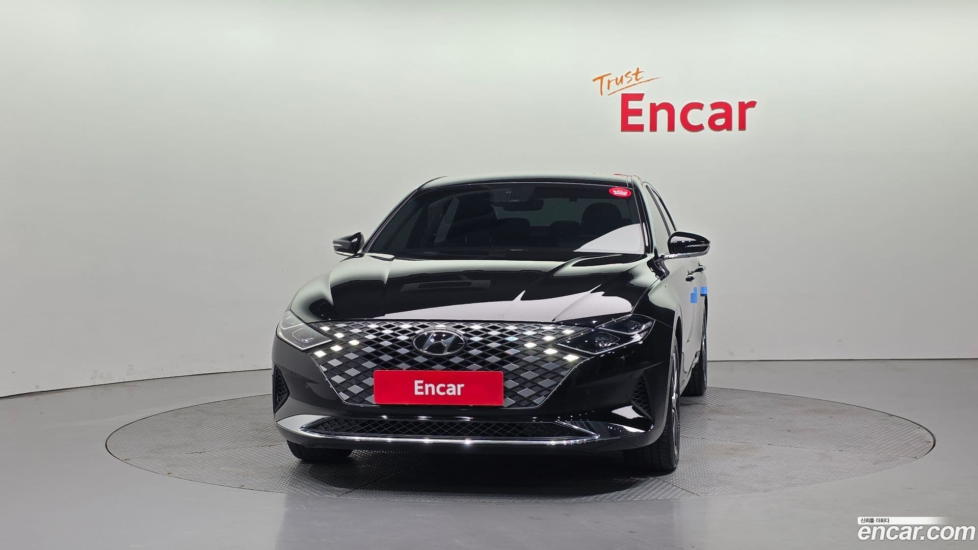 Main__Slider__Photo:Grandeur Hyundai 2022.4-2