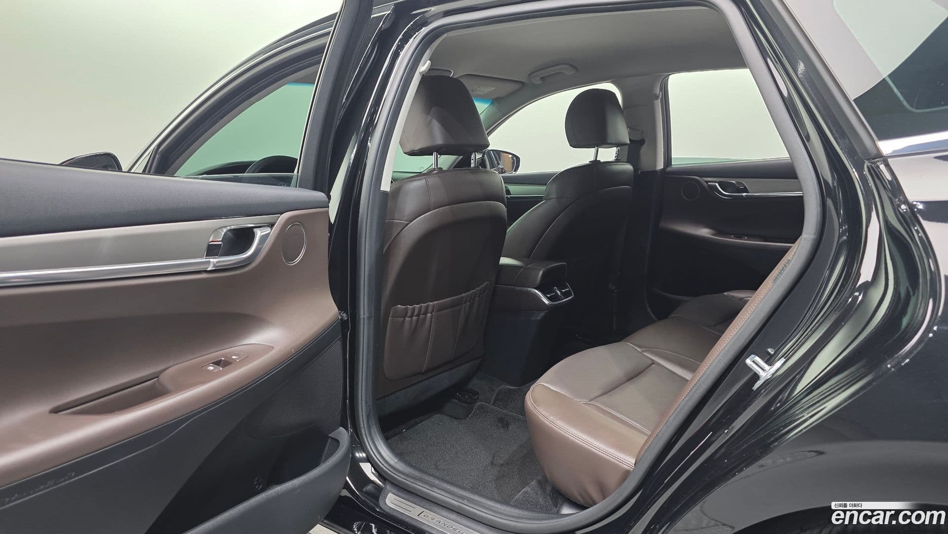 Main__Slider__Photo:Grandeur Hyundai 2022.4-16