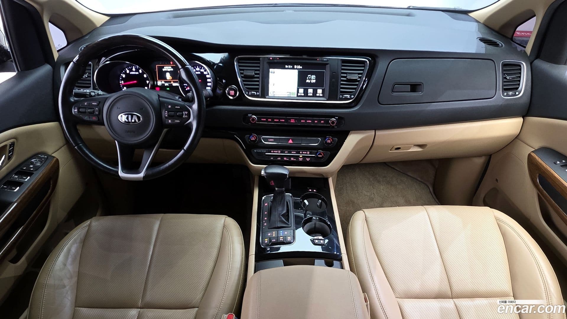 Main__Slider__Photo:Canival Kia 2016.7-6