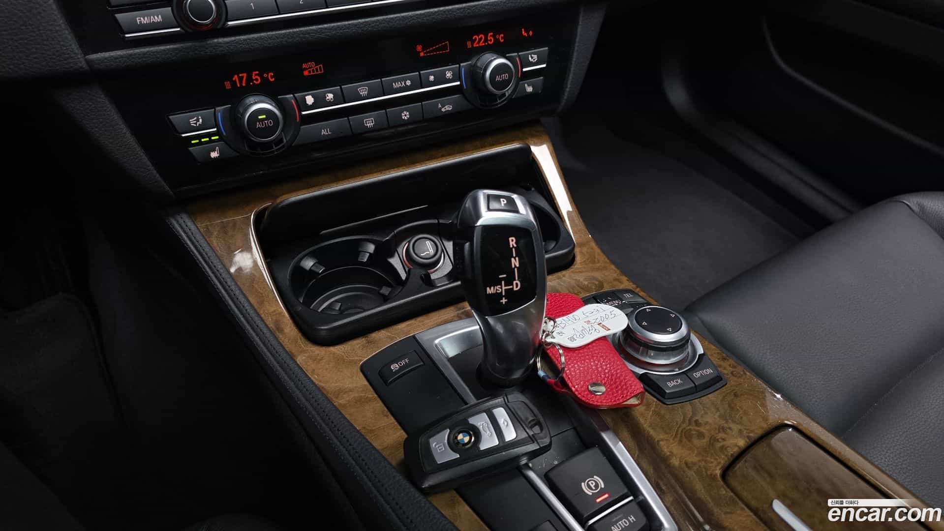 5-Series BMW 2010.3-INNER-009