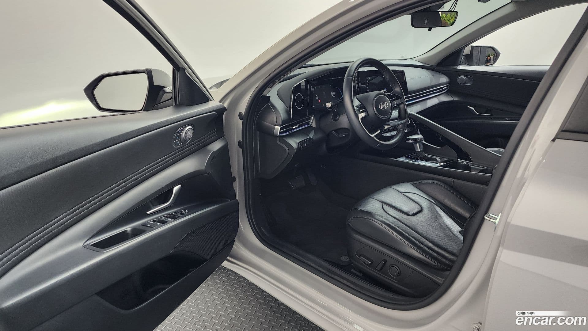 Main__Slider__Photo:AVANTE Hyundai 2024.6-9