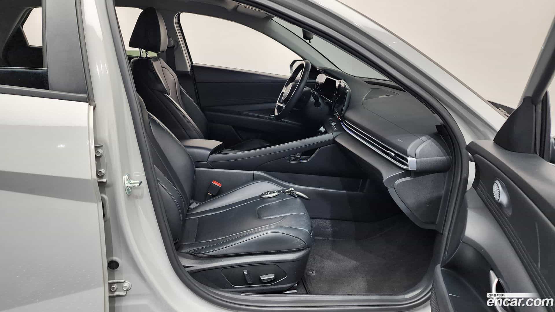 AVANTE Hyundai 2024.6-OPTION-015