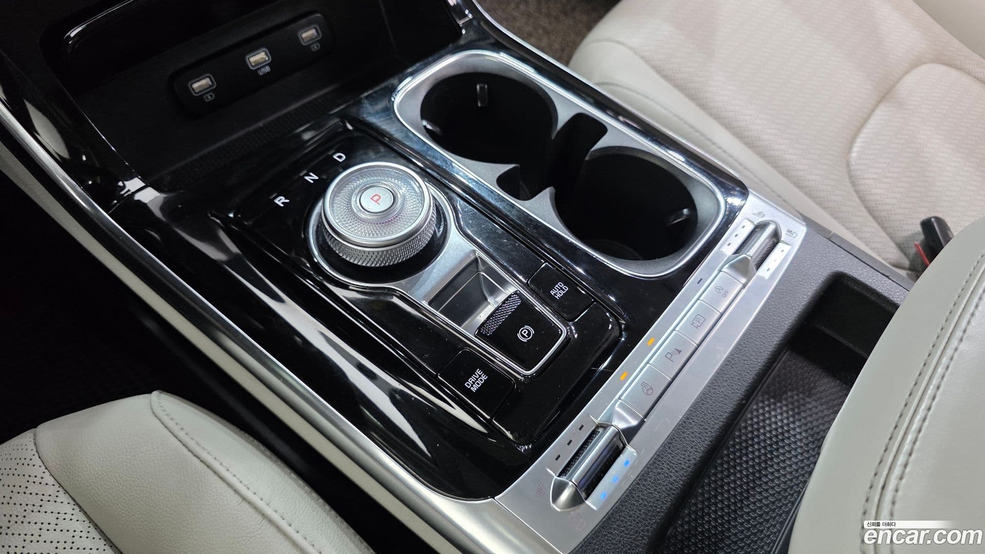 Main__Slider__Photo:Canival Kia 2021.1-8