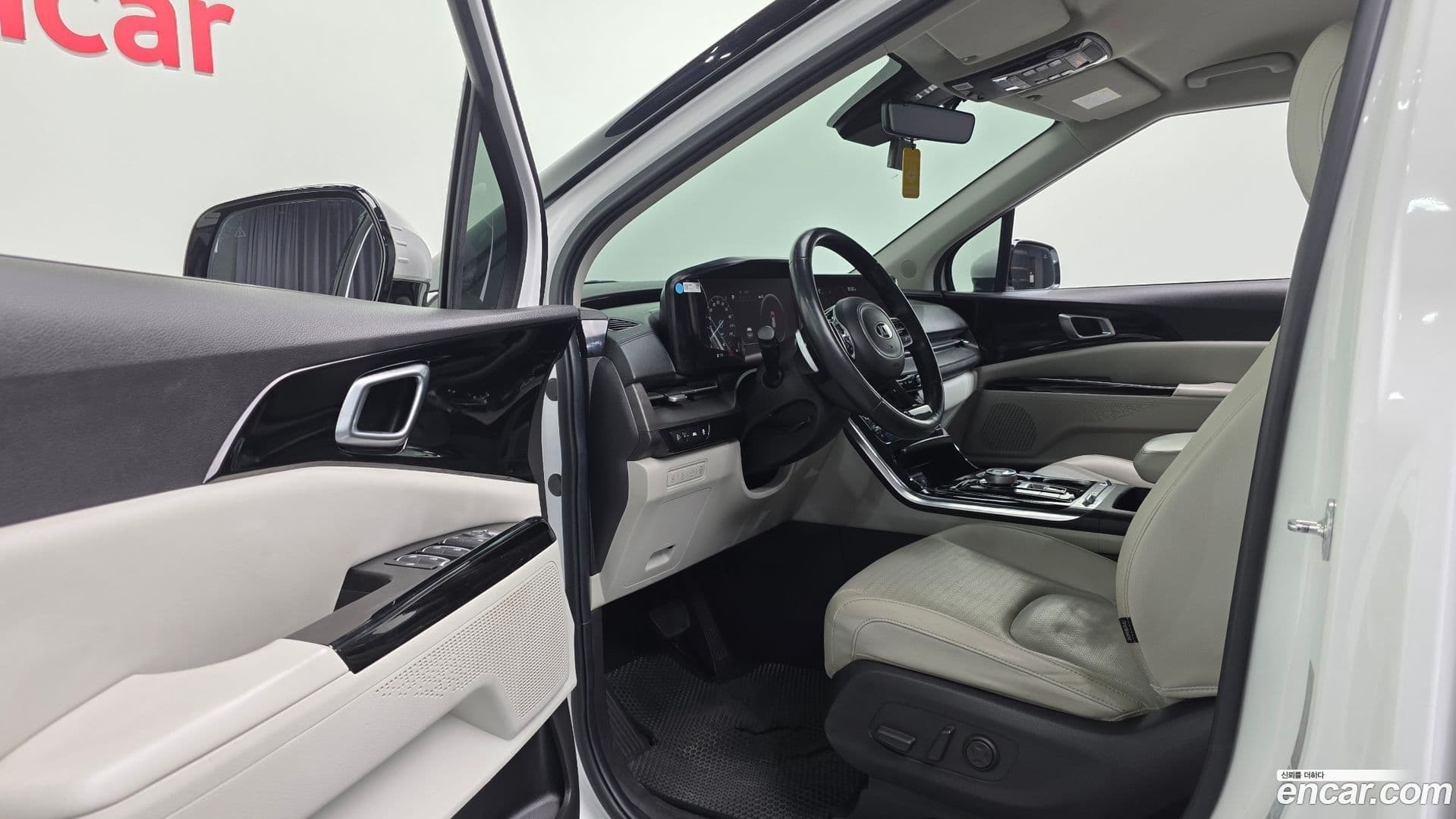 Main__Slider__Photo:Canival Kia 2021.1-10