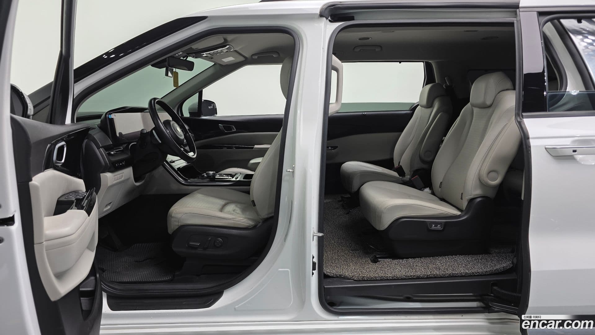 Main__Slider__Photo:Canival Kia 2021.1-15