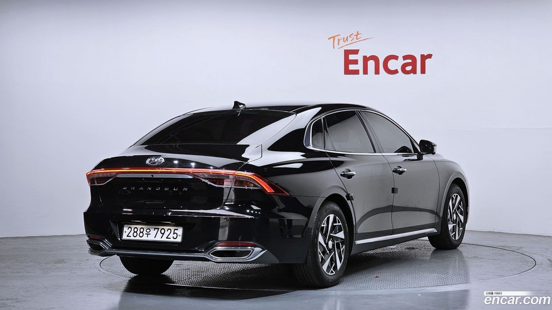 Main__Slider__Photo:Grandeur Hyundai 2021.6-1