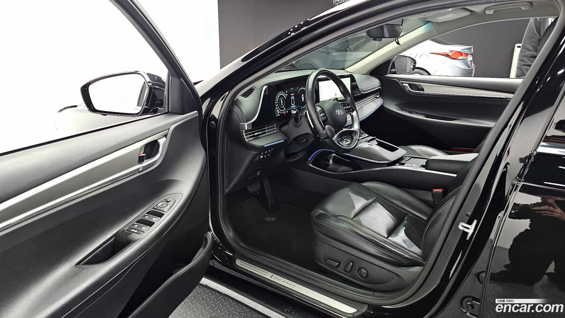 Grandeur Hyundai 2021.6-OPTION-015