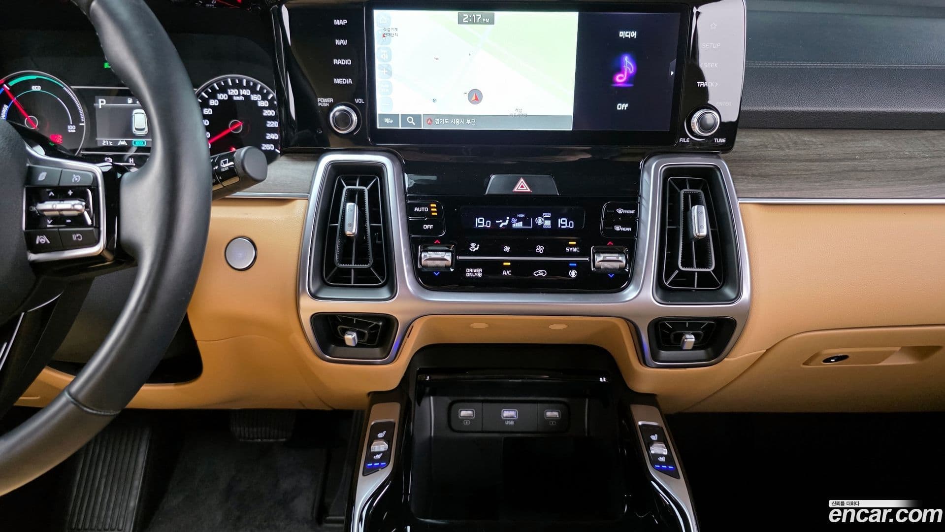 Main__Slider__Photo:Sorento Kia 2022.1-16