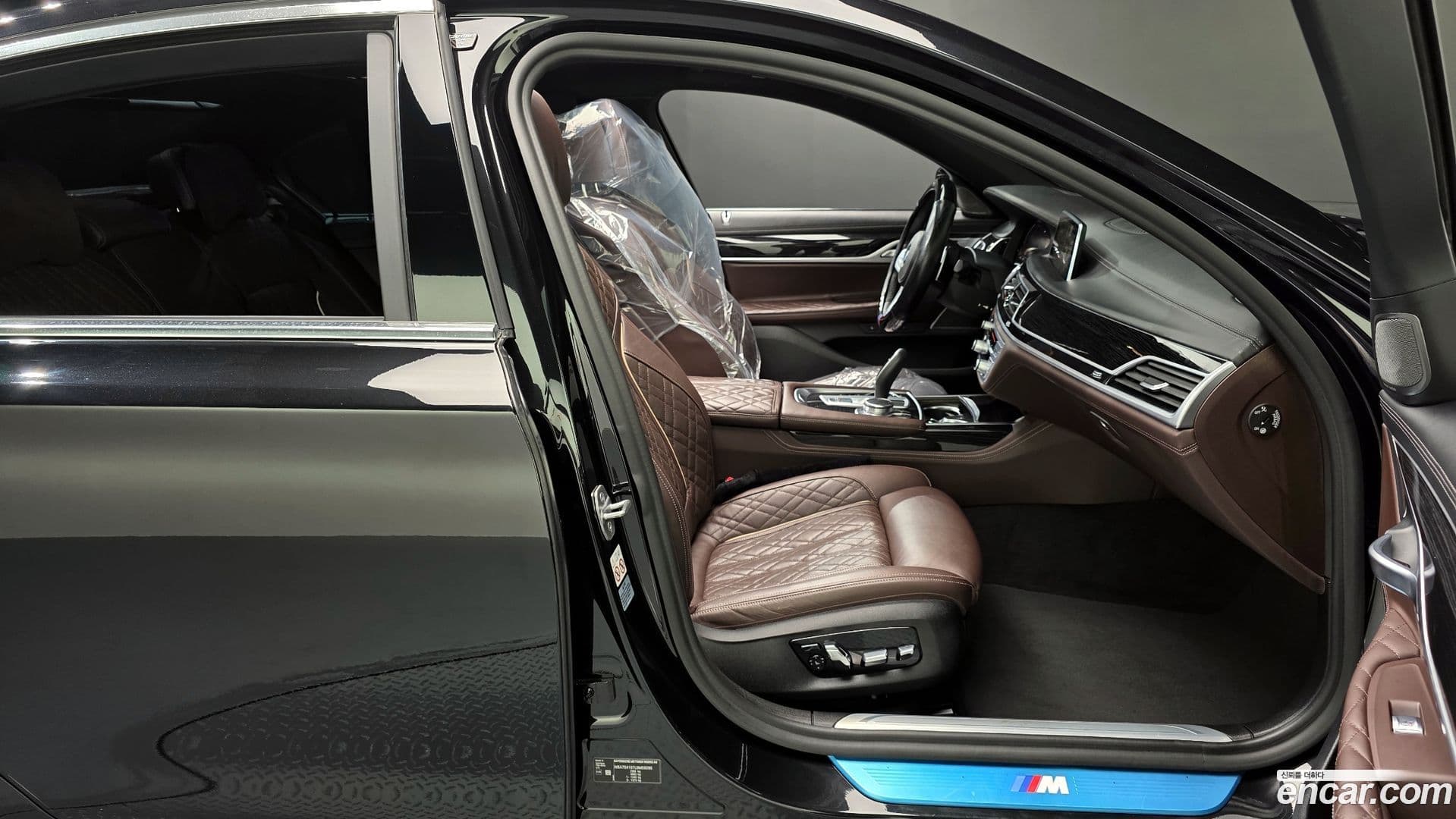 Main__Slider__Photo:7-Series BMW 2019.8-6