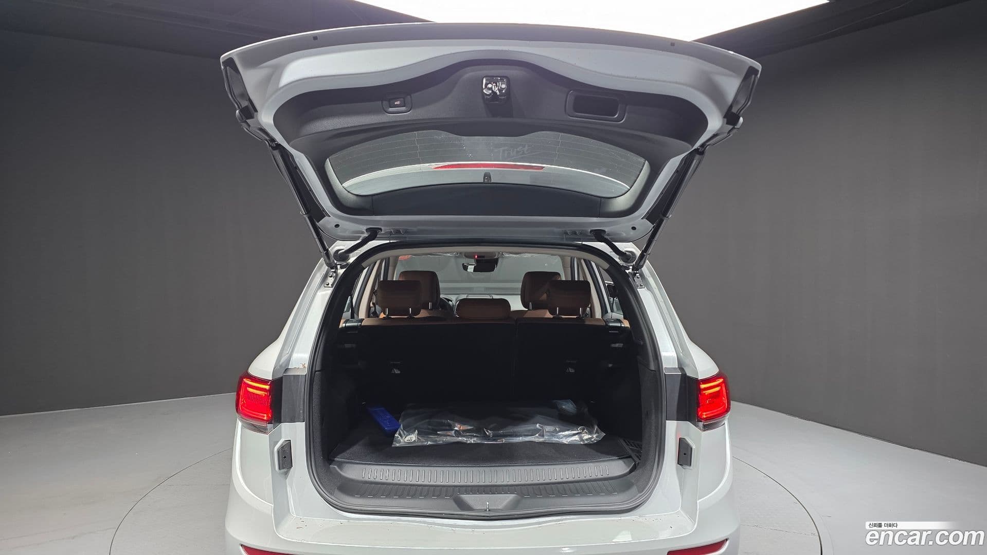 Main__Slider__Photo:QM6 Renault-KoreaSamsung 2026.0-19