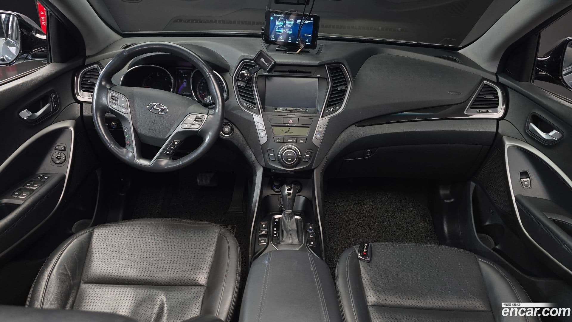 Main__Slider__Photo:Santafe Hyundai 2012.10-6