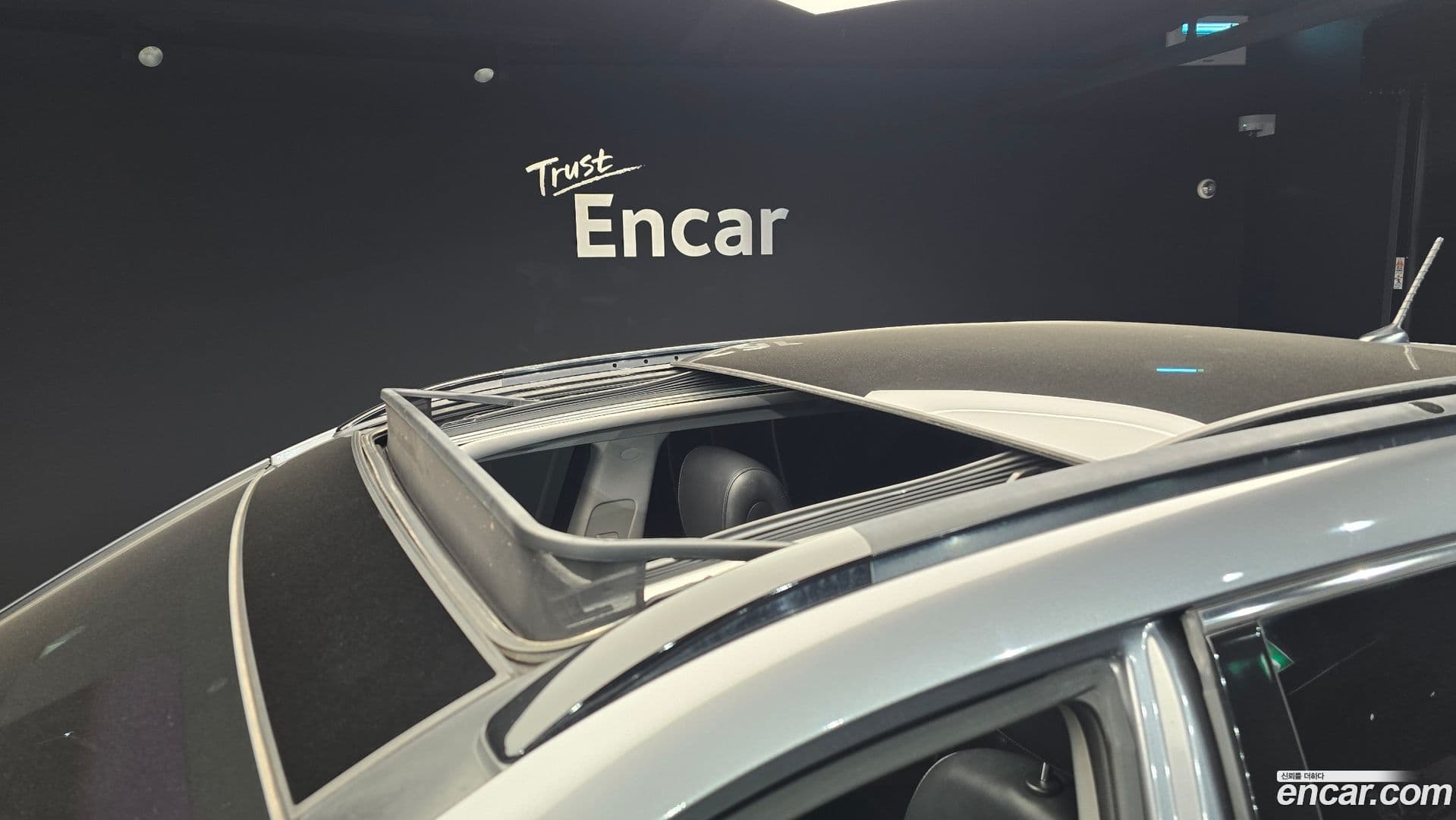 Main__Slider__Photo:Santafe Hyundai 2012.10-18