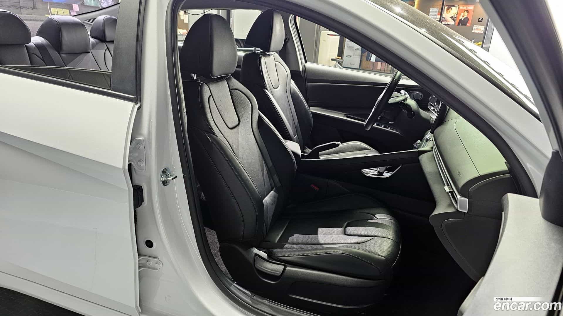 AVANTE Hyundai 2021.7-OPTION-016