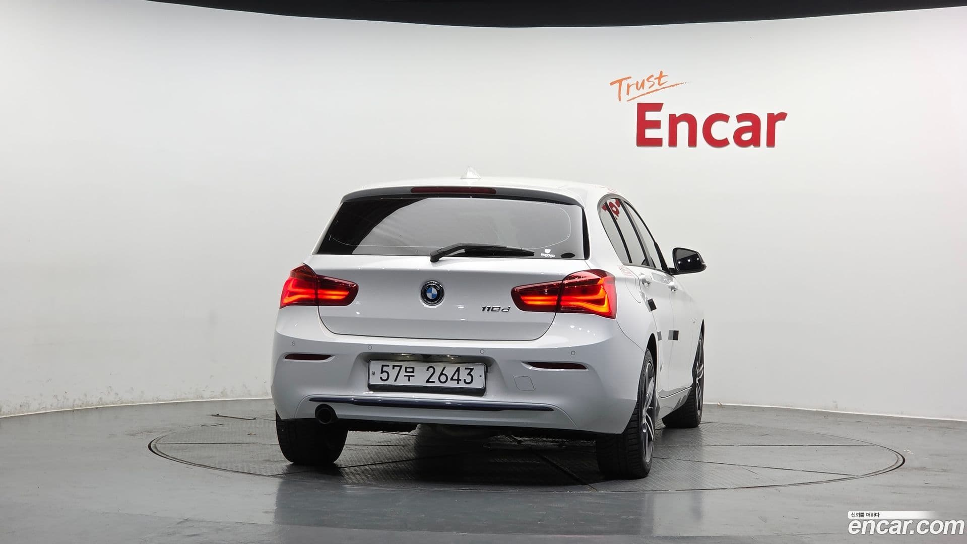 Main__Slider__Photo:1-Series BMW 2018.11-3