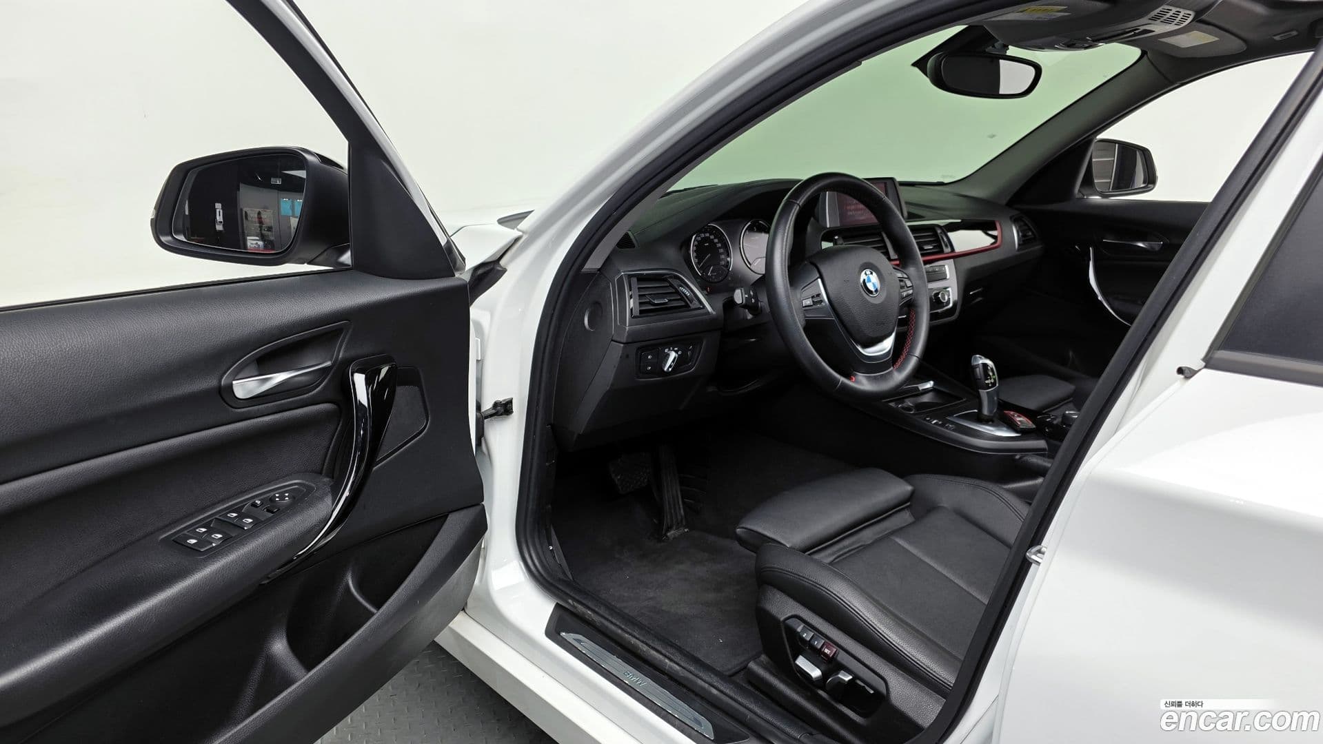 Main__Slider__Photo:1-Series BMW 2018.11-9