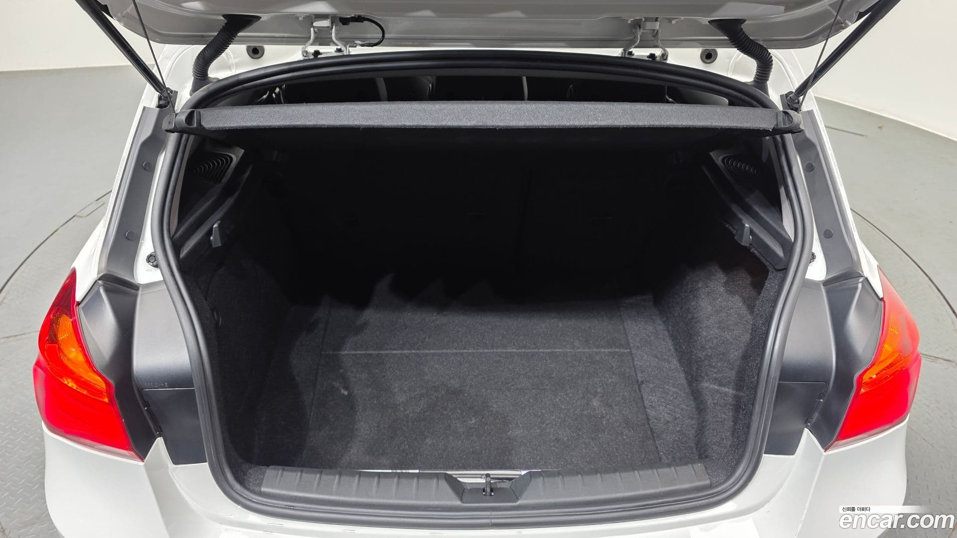 Main__Slider__Photo:1-Series BMW 2018.11-19