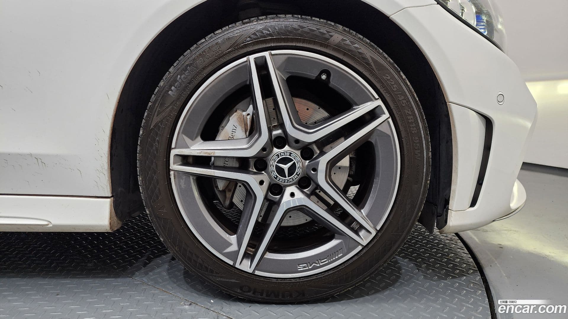 Main__Slider__Photo:C-Class Mercedes-Benz 2020.8-4