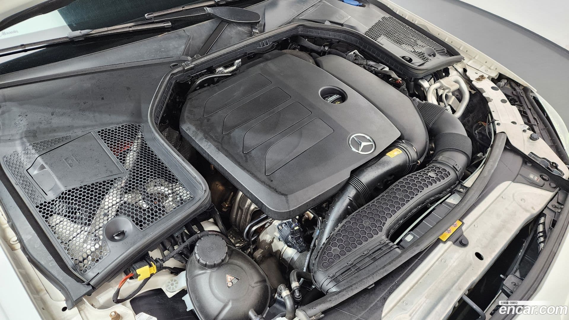 Main__Slider__Photo:C-Class Mercedes-Benz 2020.8-5