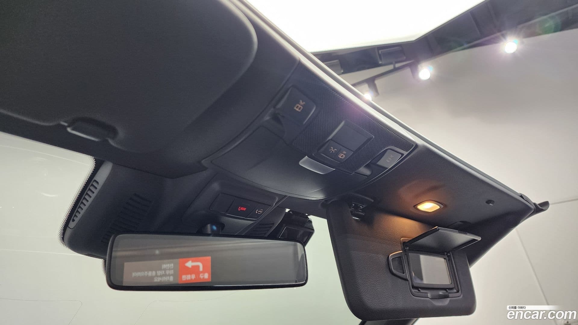 Main__Slider__Photo:C-Class Mercedes-Benz 2020.8-18