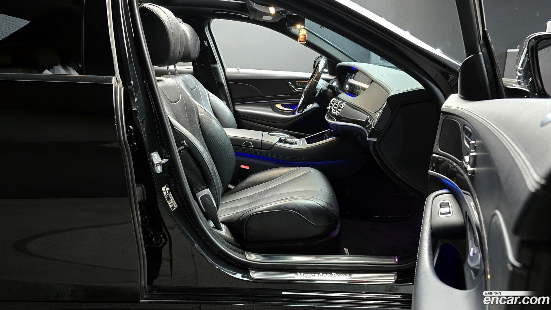 Main__Slider__Photo:S-Class Mercedes-Benz 2020.5-9