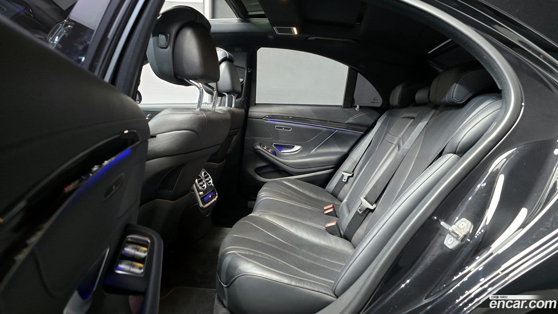 Main__Slider__Photo:S-Class Mercedes-Benz 2020.5-11