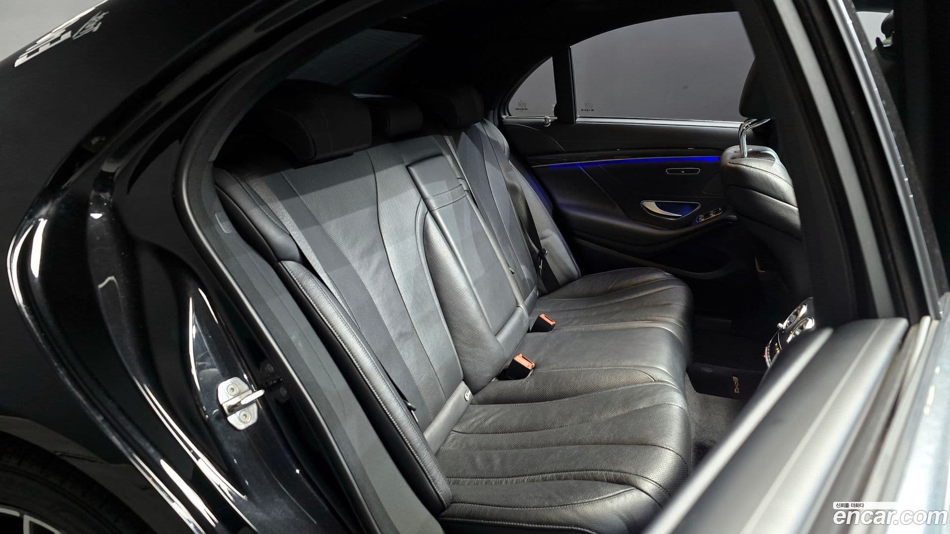 Main__Slider__Photo:S-Class Mercedes-Benz 2020.5-12