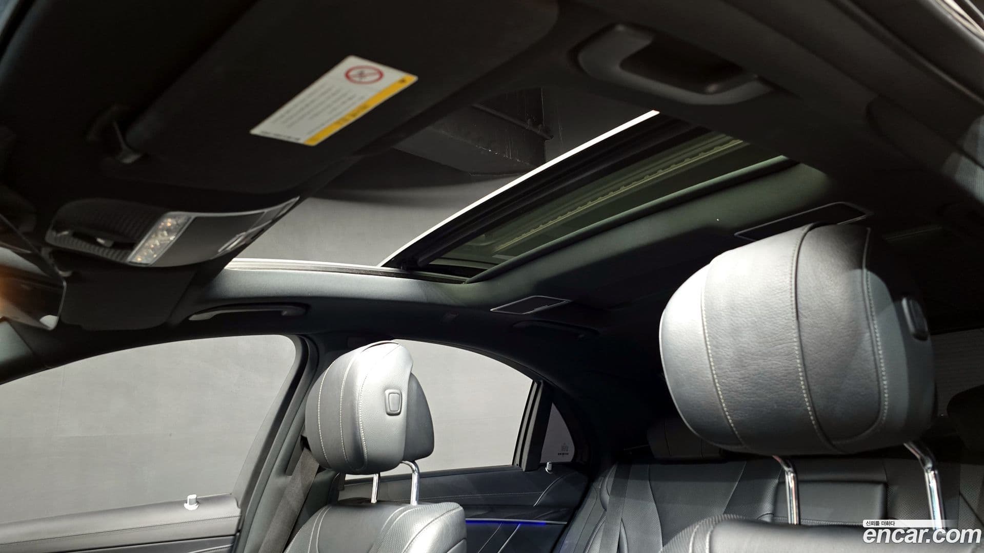 Main__Slider__Photo:S-Class Mercedes-Benz 2020.5-18