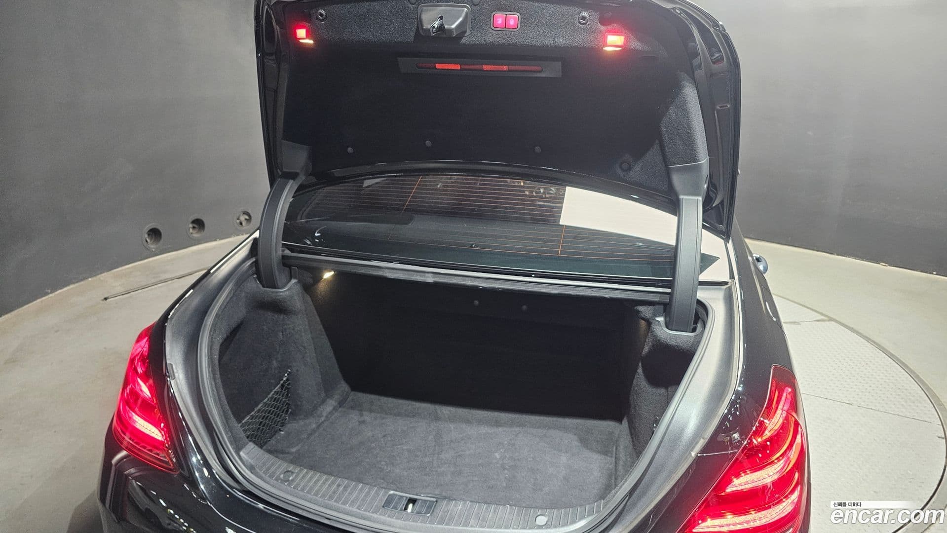 Main__Slider__Photo:S-Class Mercedes-Benz 2020.5-19