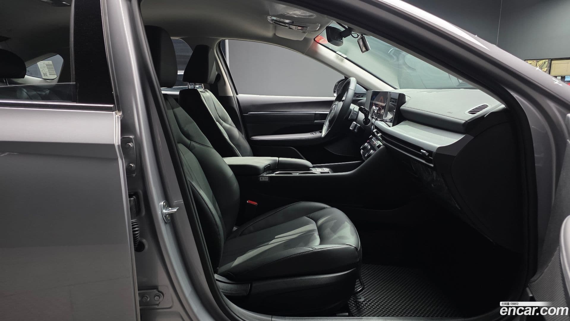 Main__Slider__Photo:Sonata Hyundai 2024.10-11