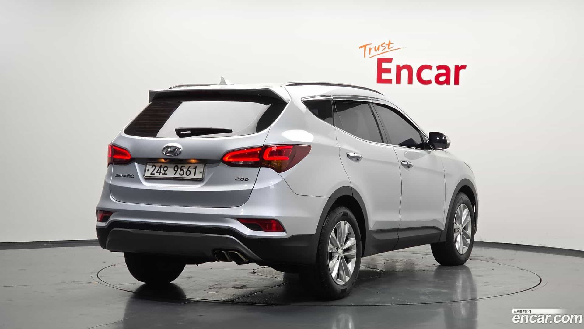 Santafe Hyundai 2017.1-OUTER-002