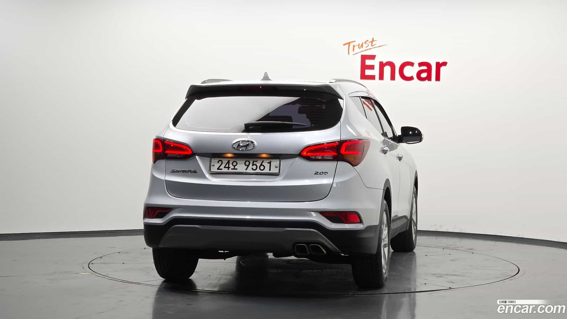 Santafe Hyundai 2017.1-OUTER-004