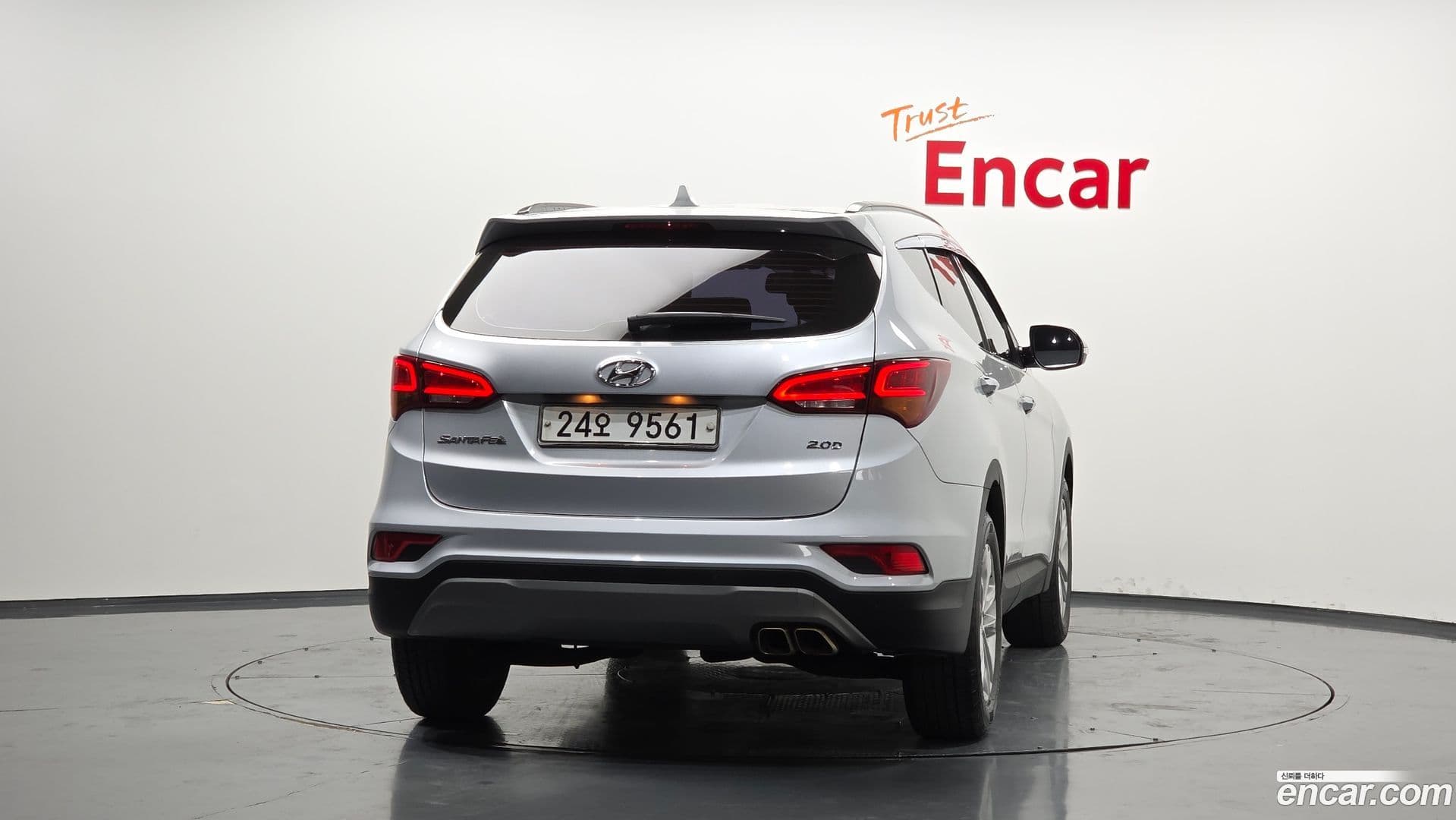 Main__Slider__Photo:Santafe Hyundai 2017.1-3