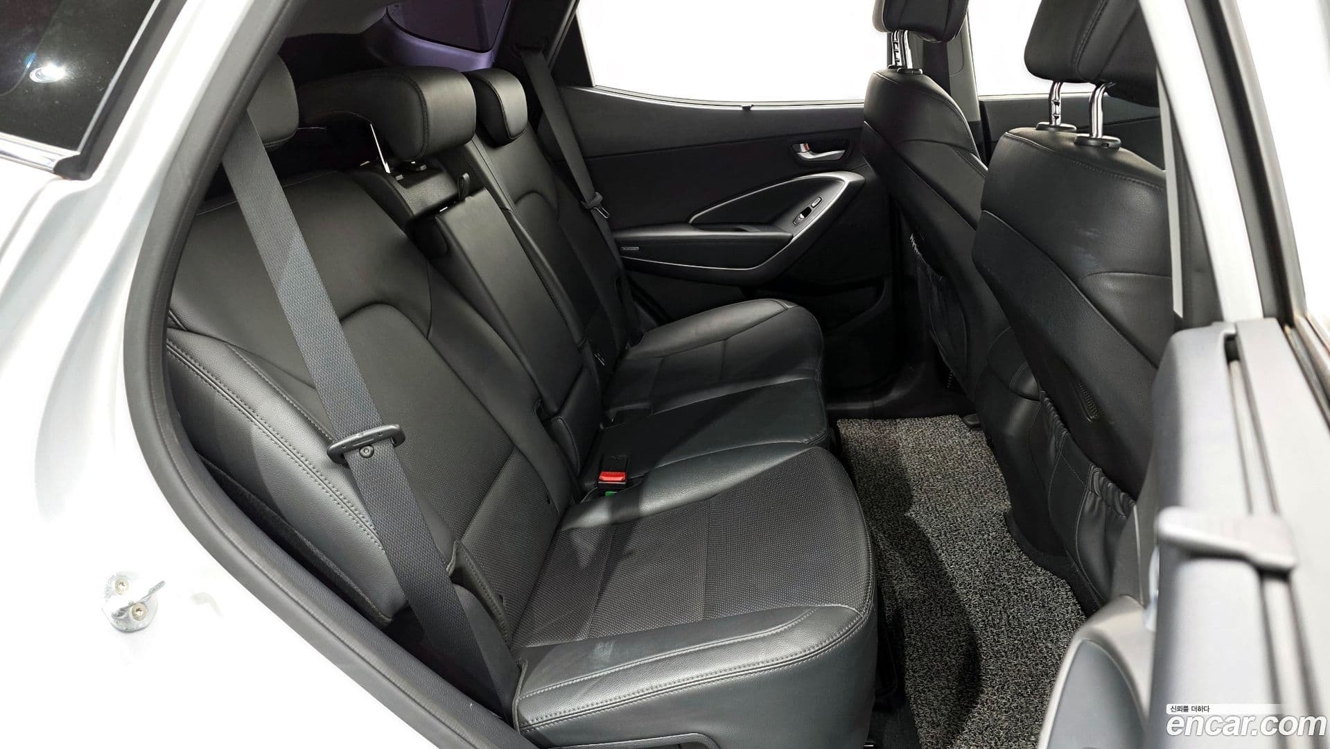 Main__Slider__Photo:Santafe Hyundai 2017.1-11