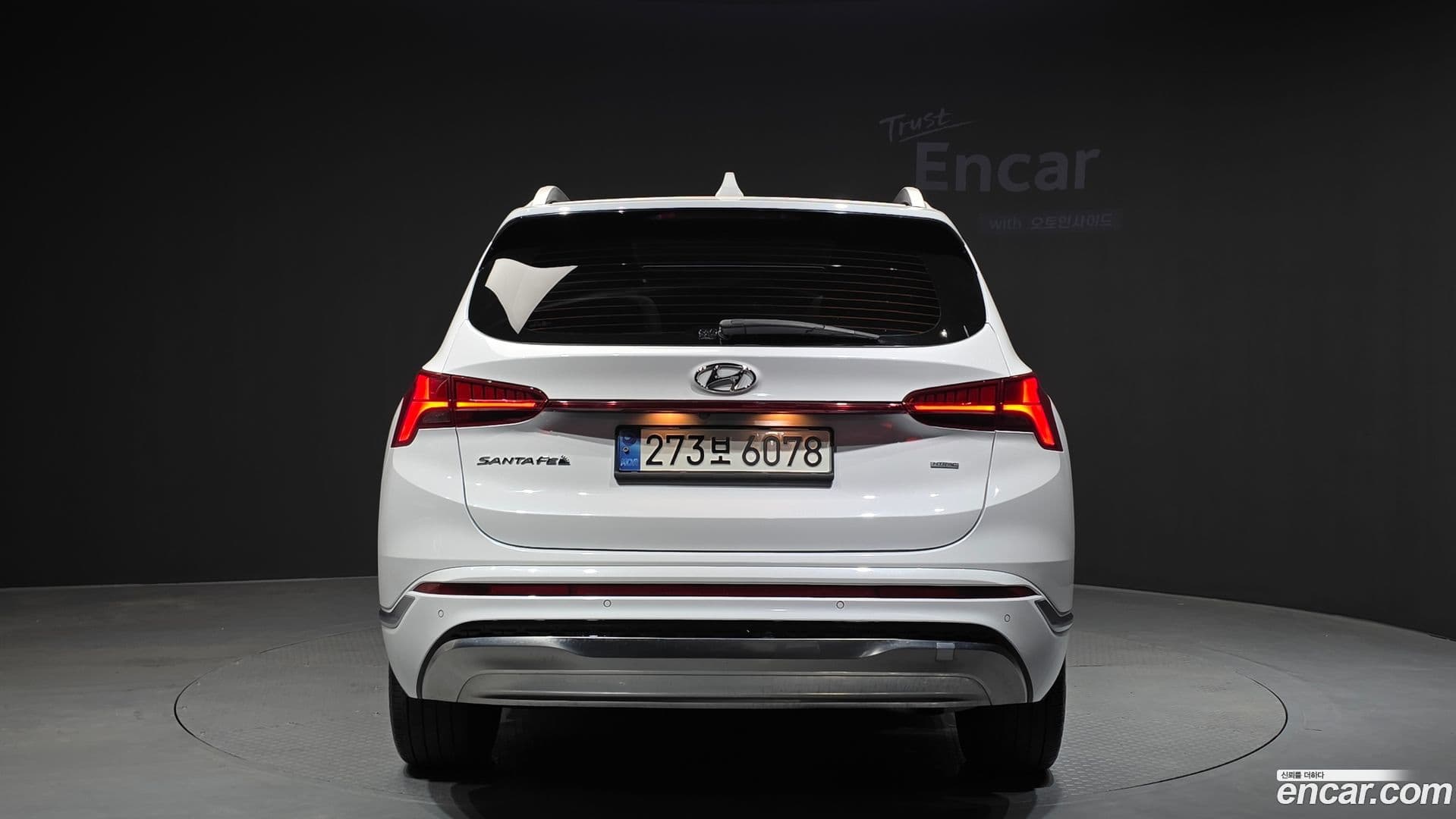 Main__Slider__Photo:Santafe Hyundai 2021.5-3