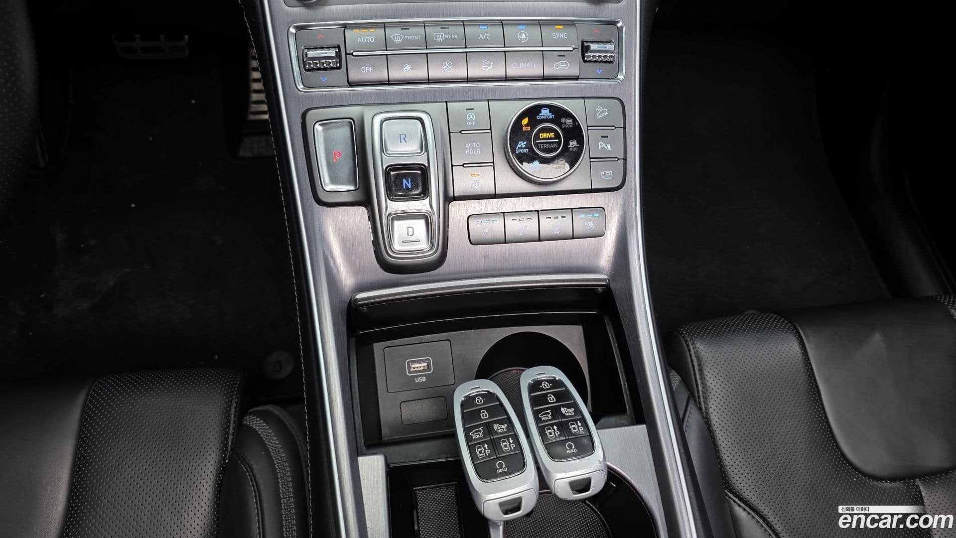 Main__Slider__Photo:Santafe Hyundai 2021.5-8