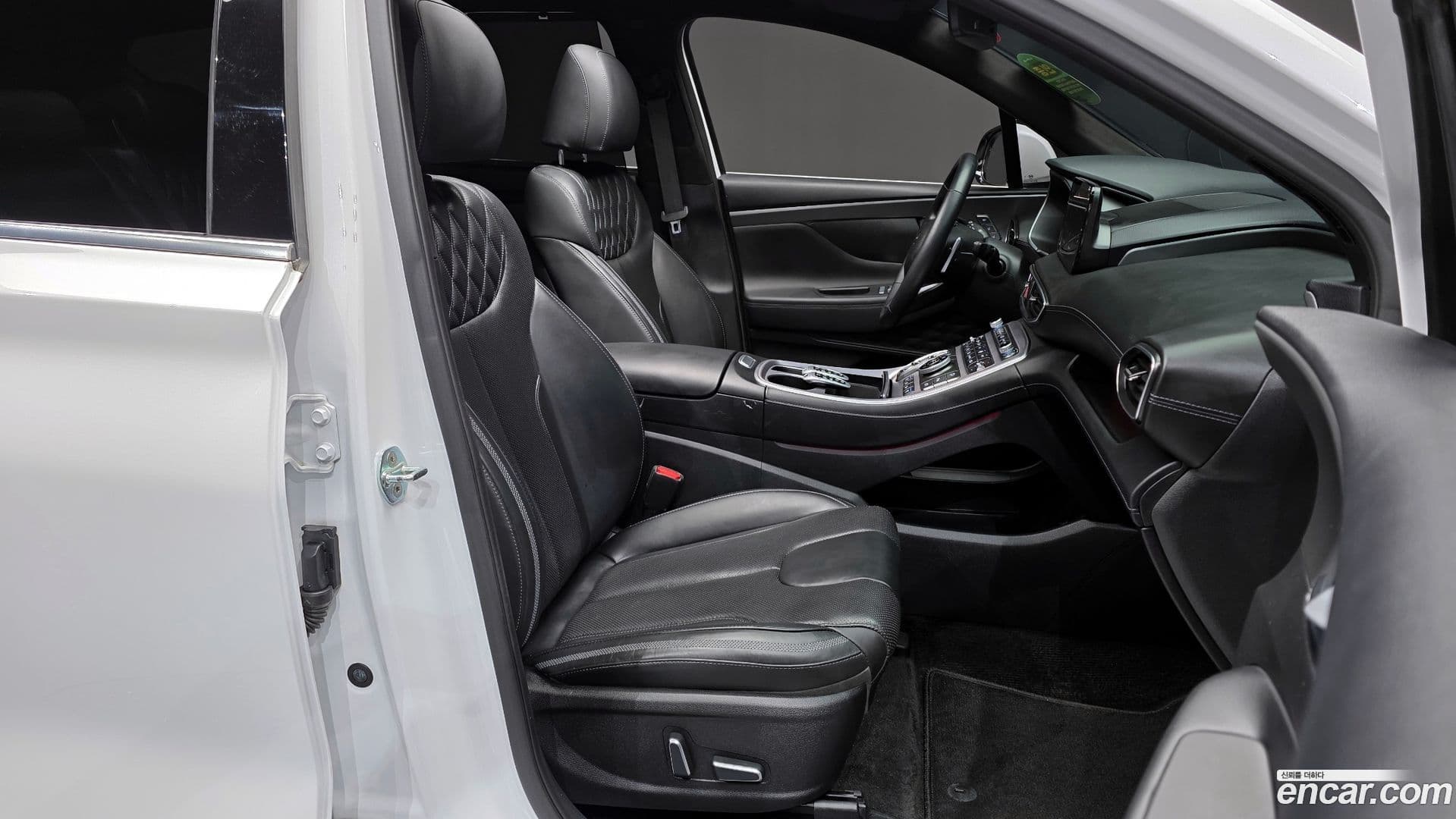 Main__Slider__Photo:Santafe Hyundai 2021.5-10