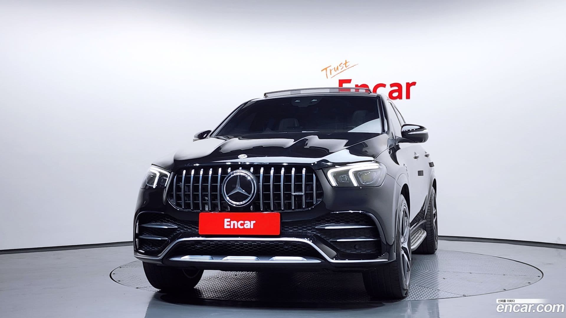 Main__Slider__Photo:GLE-Class Mercedes-Benz 2023.4-2