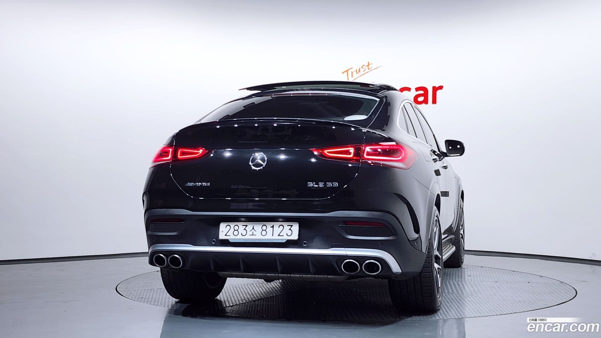 Main__Slider__Photo:GLE-Class Mercedes-Benz 2023.4-3