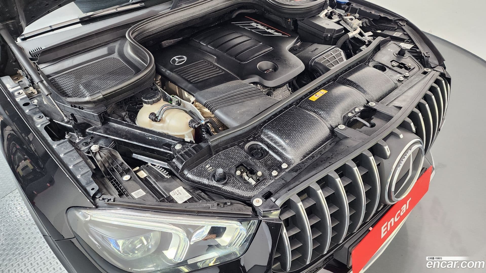 Main__Slider__Photo:GLE-Class Mercedes-Benz 2023.4-5