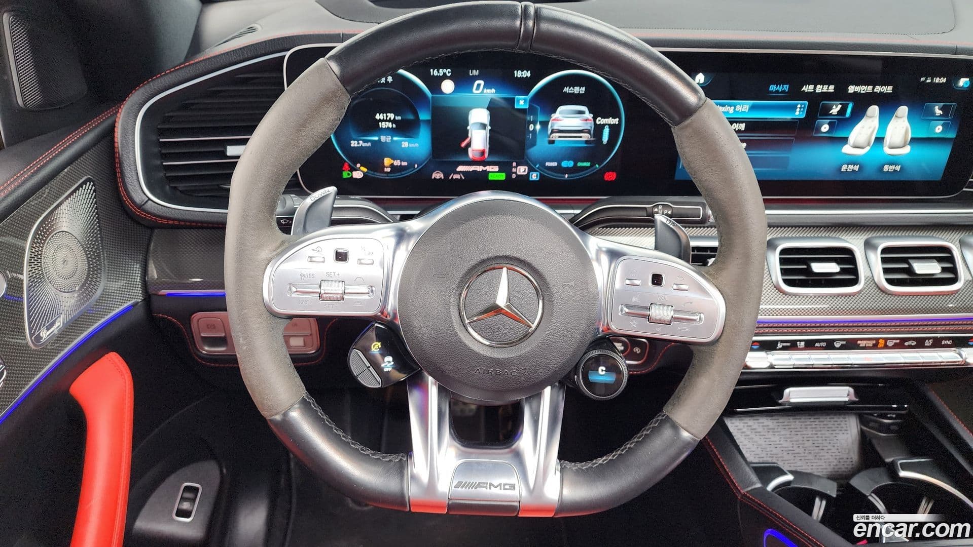 Main__Slider__Photo:GLE-Class Mercedes-Benz 2023.4-12