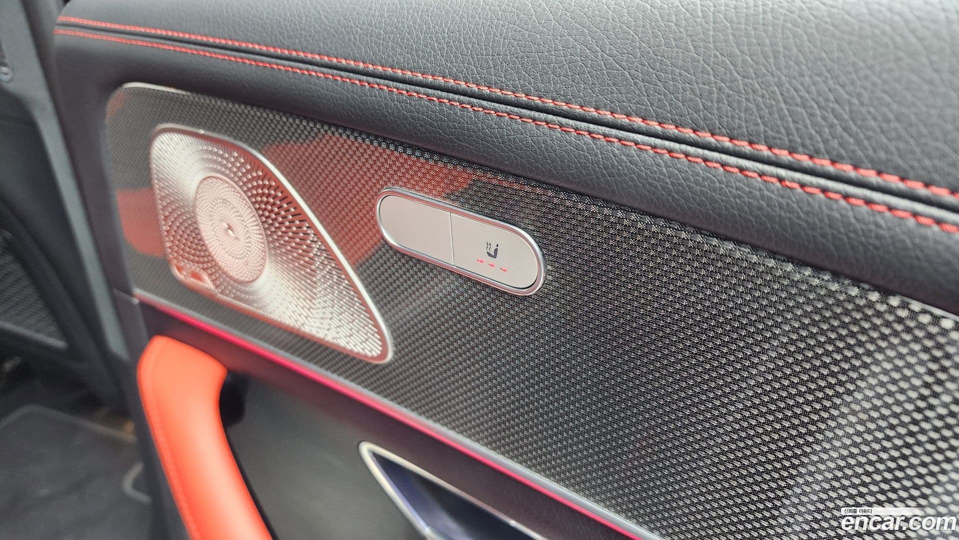 Main__Slider__Photo:GLE-Class Mercedes-Benz 2023.4-17