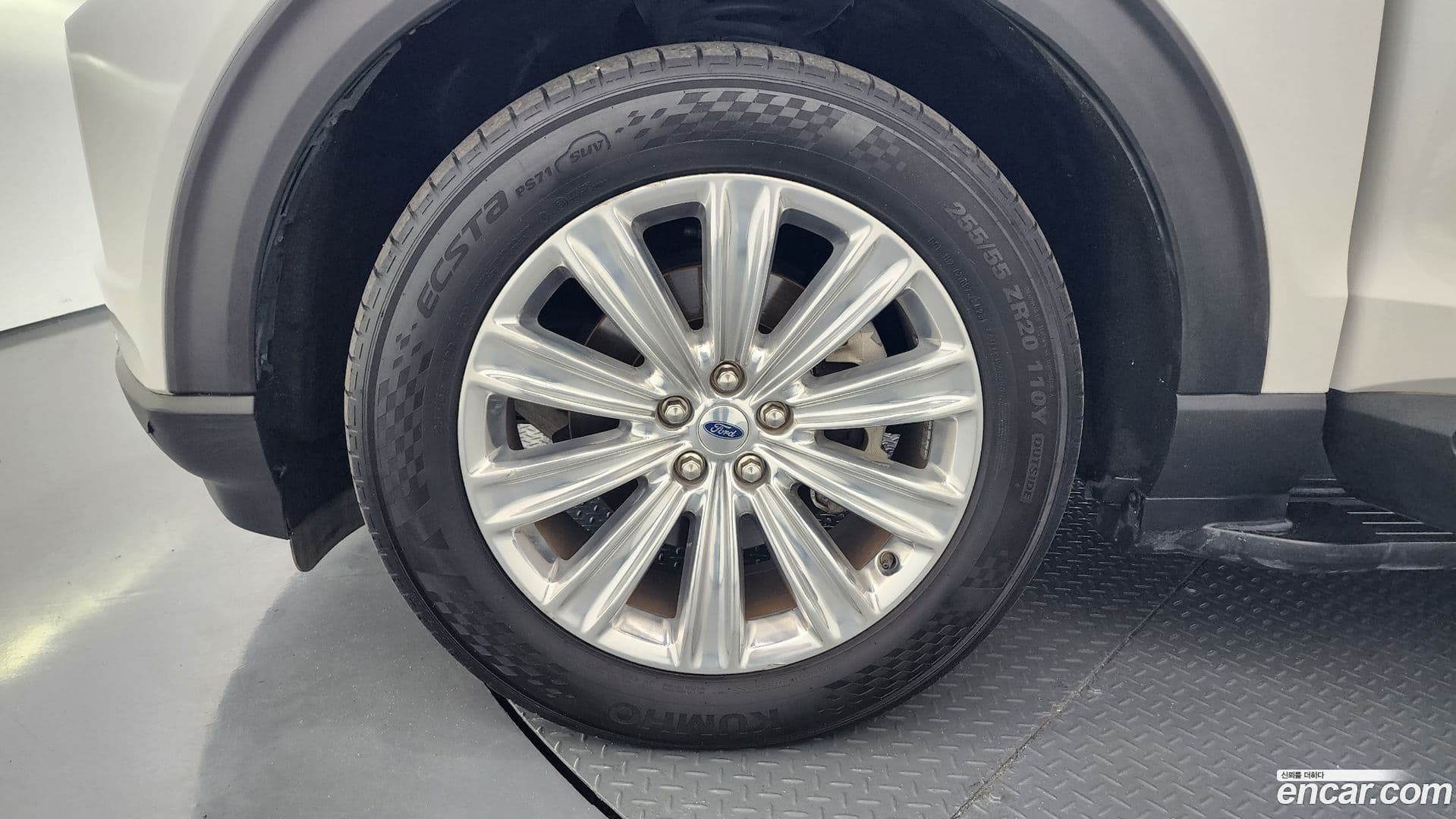 Main__Slider__Photo:Explorer Ford 2020.5-4