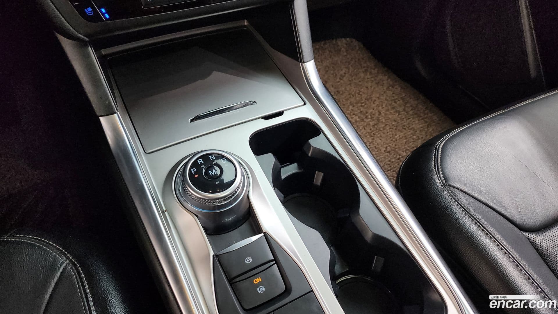 Main__Slider__Photo:Explorer Ford 2020.5-8